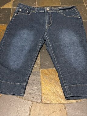 Classic Dark Blue Denim Capri Pants